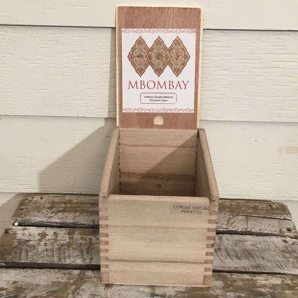 🧳3/$20🧳 MBOMBAY WOOD CIGAR BOX - Picture 6 of 6